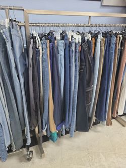 ROPA EN BUENAS CONDICIONES