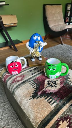 Cool Collectables M&M Mugs And Candy Dispenser 