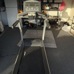 Life Fitness T5-5 Treadmill – Slightly Used & Works Well