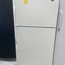 Whirlpool 33” Top Freezer-Bottom Refrigerator 