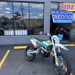 Apollo Dirt Bike 