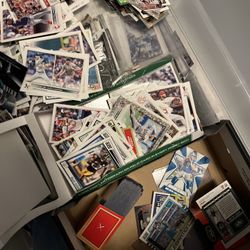 TONS OF CARDS BASEBALL FOOTBALL BASKETBALL 