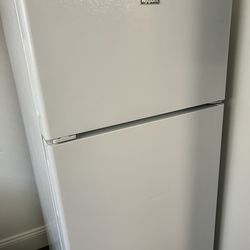 Small refrigerator 4.5 cubic ft