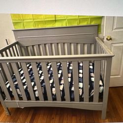 Baby Crib And Mattress 