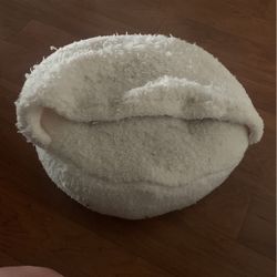Fuzzy Small Pet Bed 