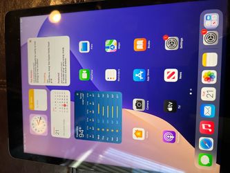 Apple iPad 9th Gen 64GB Wi-Fi + Cellular - Excellent Condition