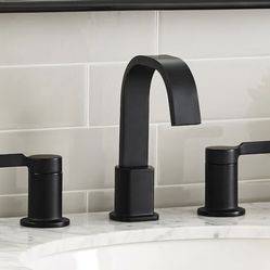 BATHROOM VANITY FAUCET 
