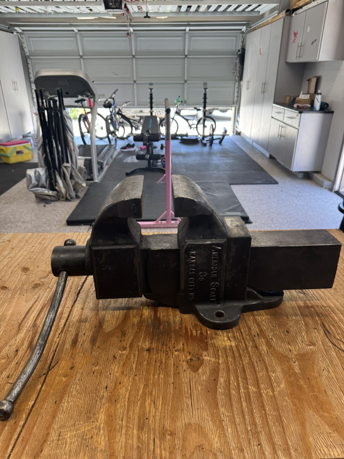 American Scale Co Bench Vise