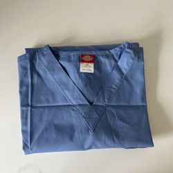 Dickies women’s V-neck scrub top and pants set, XS. 