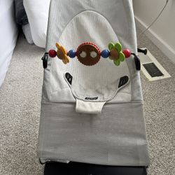 Bouncer Bundle with Toy Baby bjorn
