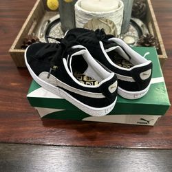 New PUMA Suede Classic Lace Up Youth Boys Black Sneakers Casual Shoes  Size 5”5 Juniors 