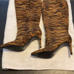 Boot (size 10) Animal Print