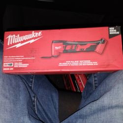 Milwaukee M18 Multi Tool