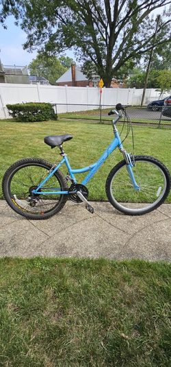 Diamondback Wildwood City Woman's Bike 