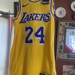 Nike Kobe Bryant Lakers Jersey Size 40 Equals To Small Men 175$
