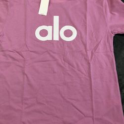 Pink  Alo Tee.     S,m,l,xl