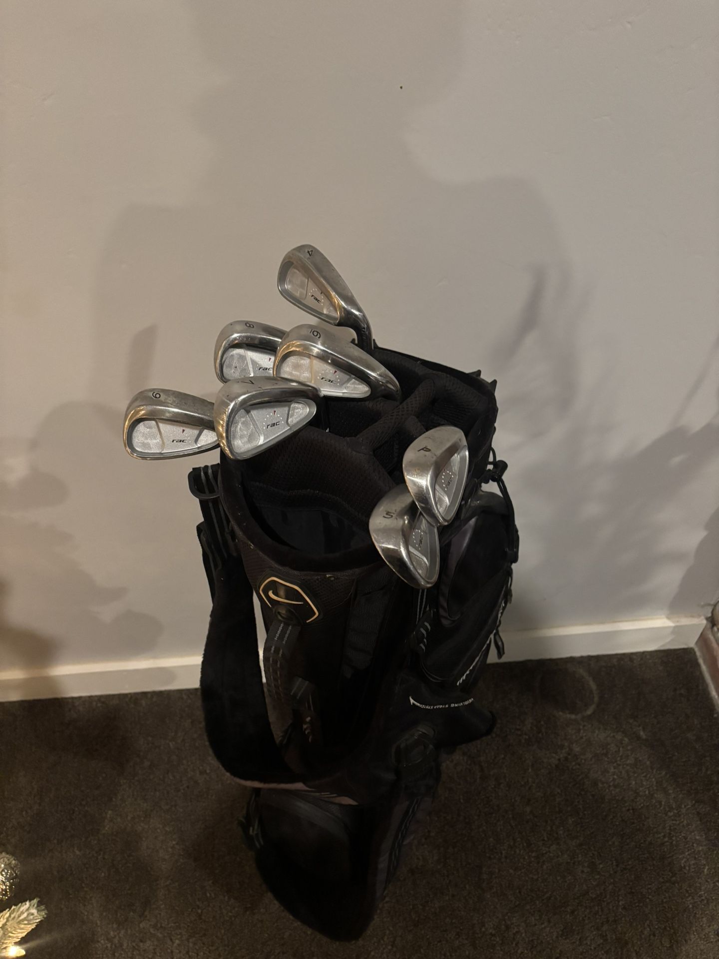 Taylor made Golf Clubs And Bag
