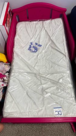 Minnie Mouse toddler bed