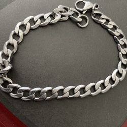 Stainless steel bracelet
