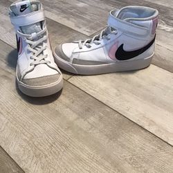Girls Size 2 Nike Shoes