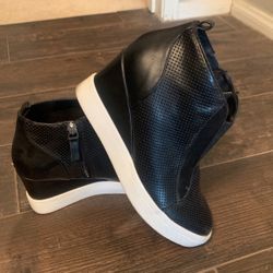 Wedge Sneaker