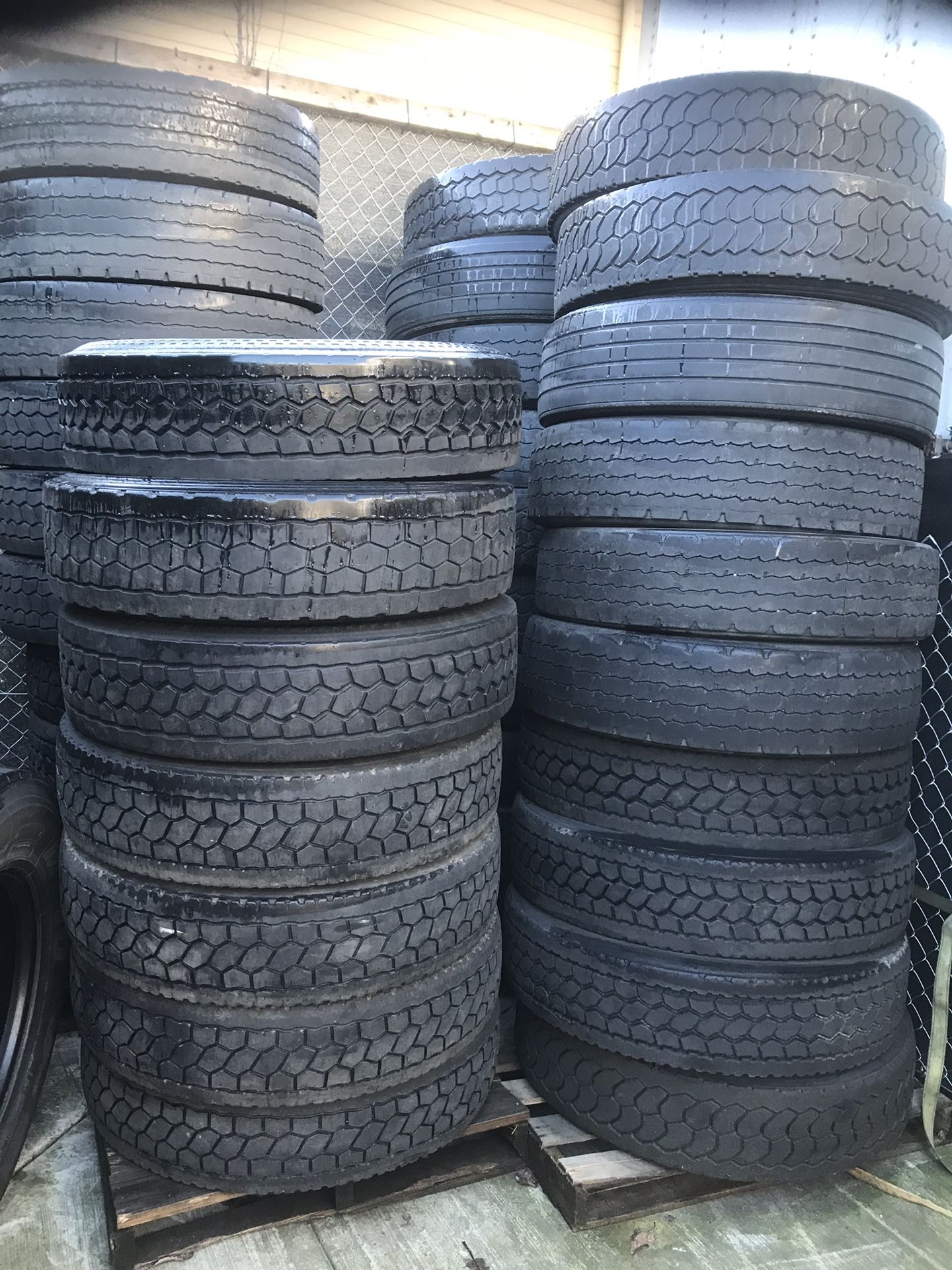 Used Semi Truck tires start 50 and up 22.5 for Sale in Sumner, WA