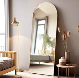 Gold mirror