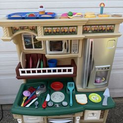 Step2 Kitchen With Stuff 