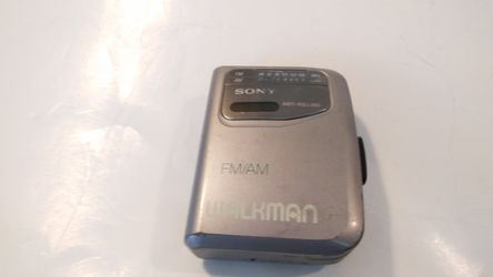Sony WM FX141 FM AM Walkman Cassette Player