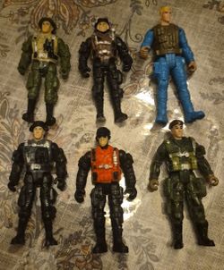 Toy army soldiers lot