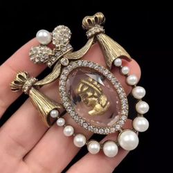 Crystal & Pearl Brooch