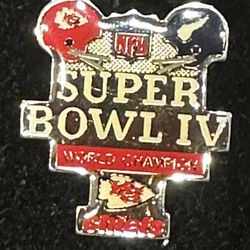 RARE 1970 Super Bowl IV Pin Kansas City Chiefs vs Minnesota Vikings  