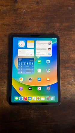 iPad Air (5th generation) grey