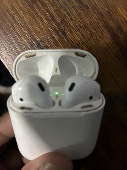 2 AirPods