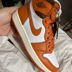 Women’s Air Jordan 1 Retro Hi OG Size 6 