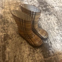 Burberry Rain Shoes Size 5.5 To 6.5