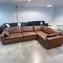 [EXCLUSIVE] Emilia 4-Piece Caramel Leather Sectional