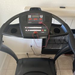 Treadmill (Smooth Fitness)