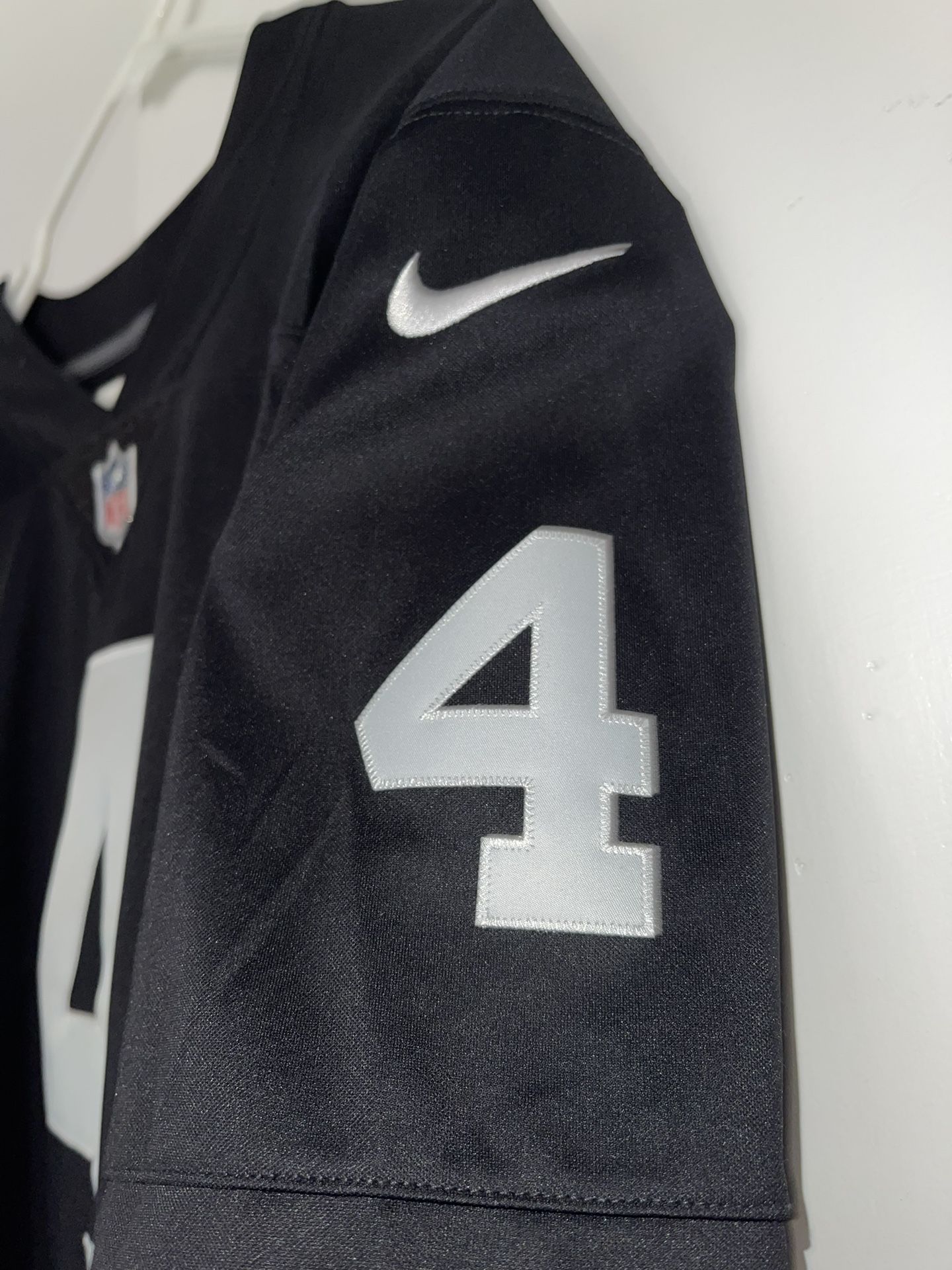 Autographed Derek Carr Women Jersey for Sale in Merced, CA - OfferUp