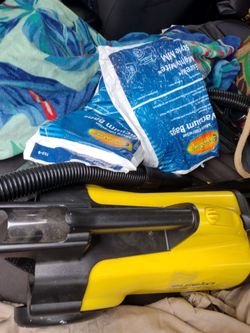 Eureka mighty might vacuum..2 free bags!