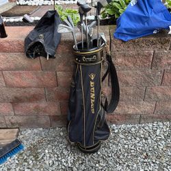Full set of men's golf clubs