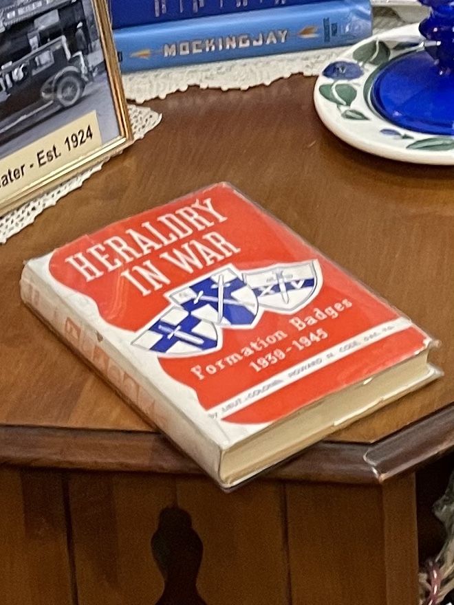 Book 1950 Healdry In War Formation