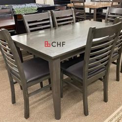 Beautiful 7 Pc Dining Table Set  