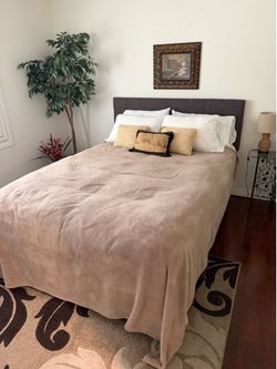 Queen bed set