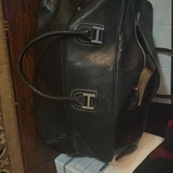 Leather Duffle Bag In Excellent Condition 
