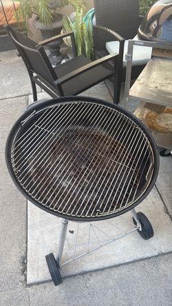 Weber Kettle Charcoal Grill