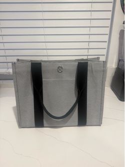 Lululemon bag