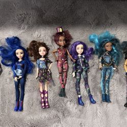 Descendants Doll Set