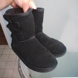 Used Koolaburra By UGG Size 2 Boots