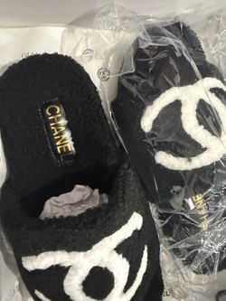 Size 38  inspired slippers ❤️